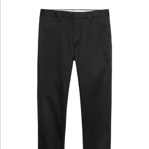 NWT Banana Republic Rapid Movement Chino Pants in Black